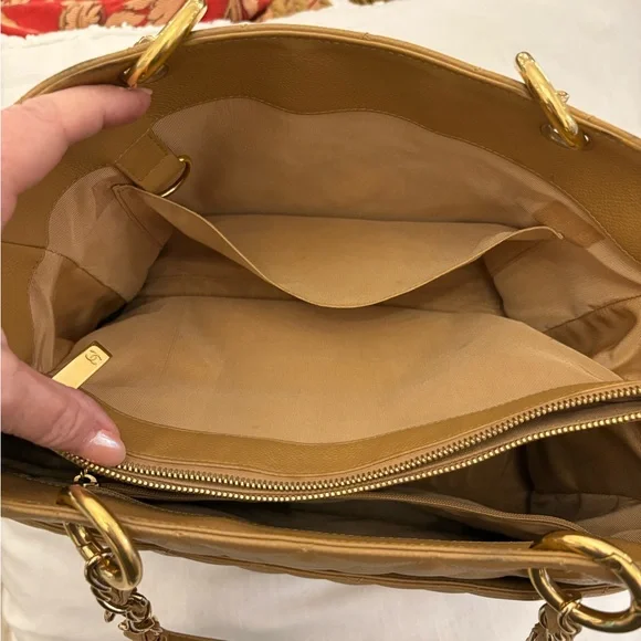 ‼️SOLD‼️Chanel Tan/Camel Quilted Leather Grand Shopping Tote w/Gold Chain - Picture 12 of 17